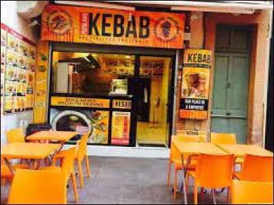 Dans un restaurant &agrave; Kebab, que signifie l'accompagnement STO ?
