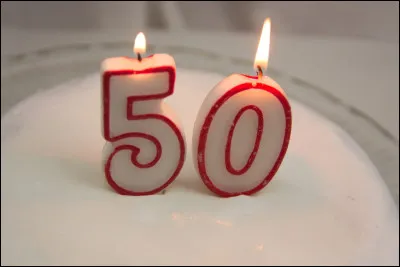 "Je cherche un homme de 50 ans, qui sait ce qu'il n'a pas à offrir, 
Qui a plus de passé que d'avenir, mais qui enfin prend tout son temps."
Qui est l'interprète ?