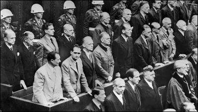 Ce 1er octobre est le dernier jour du procès de Nuremberg ; les peines sont prononcées : c'était en ...