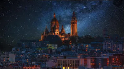 Lequel de ces deux monuments est le plus vieux ?