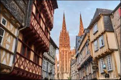 Dans quel département se trouve la ville de Quimper ?