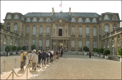Qui fut le président de la République française du 16 janvier 1954 au 8 janvier 1959 ?