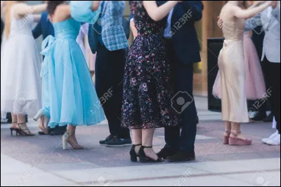 Veux-tu y aller avec la personne ?