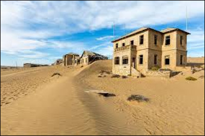 Ancienne cité diamantifère, dans quel désert se trouve la ville fantôme de Kolmanskop ?