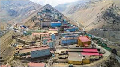 Quel surnom donne-t-on à Sewell, une ancienne ville minière du Chili ?