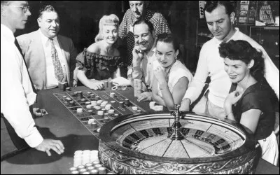 Quel gangster a fondé le Flamingo, premier casino de Las Vegas ?