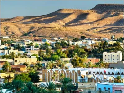 Où se trouve la ville de Tataouine ?