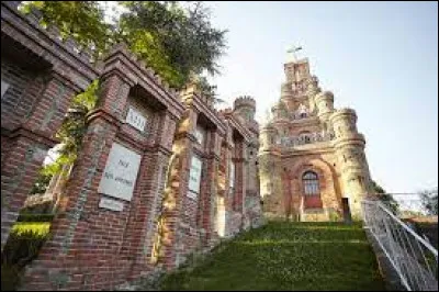Vous avez sur cette image le sanctuaire de la Salette, à La Rabatelière. Commune Vendéenne, elle se situe en région ...