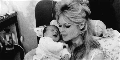 Quel prénom porte son fils unique, né de son union avec Jacques Charrier ?