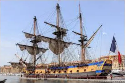Quel est le nom de cette réplique d'un navire de guerre français du XVIIIe siècle ?