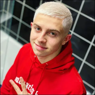 Le prénom de son meilleur pote est...