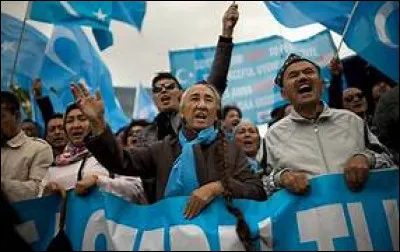 Lequel de ces films a été retiré des salles à sa sortie en RPC ?