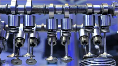 Comment appelle-t-on l'organe mécanique de la distribution des moteurs thermiques permettant l'admission des gaz frais et l'évacuation des gaz brûlés ?