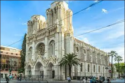 Cette grande basilique Notre-Dame de lAssomption, édifiée entre 1864 et 1879 dans un style néogothique, se trouve à ...