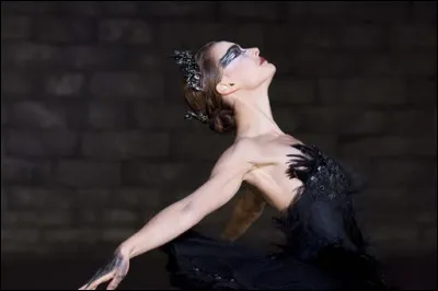 Qui réalise le film ''Black Swan'' dans lequel on peut voir Natalie Portman en danseuse classique ?