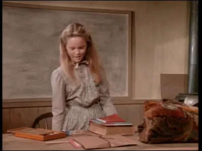 Dans "La Rumeur", Mary Ingalls exerce son premier poste d'institutrice dans une communauté très reculée et superstitieuse où Mlle Peel la qualifie de...