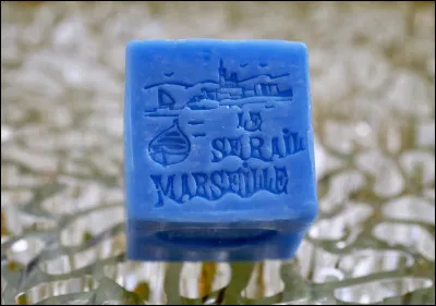 De quelle couleur est ce savon ?