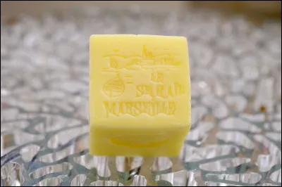 De quelle couleur est ce savon ?