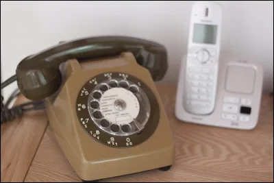 Quel indicatif à deux chiffres faut-il composer pour appeler un correspondant en France métropolitaine depuis l'étranger ?