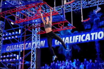 Quelle ancienne miss France anime, avec Denis Brogniart et Christophe Beaugrand, l'émission ''Ninja Warrior'' ?