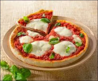 De quelle ville italienne la pizza margherita est-elle une spécialité culinaire traditionnelle ?