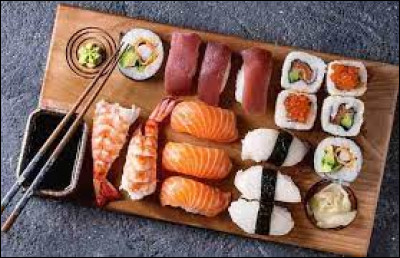 Comment s'appelle le condiment traditionnellement utilisé dans la préparation des sushis ?
