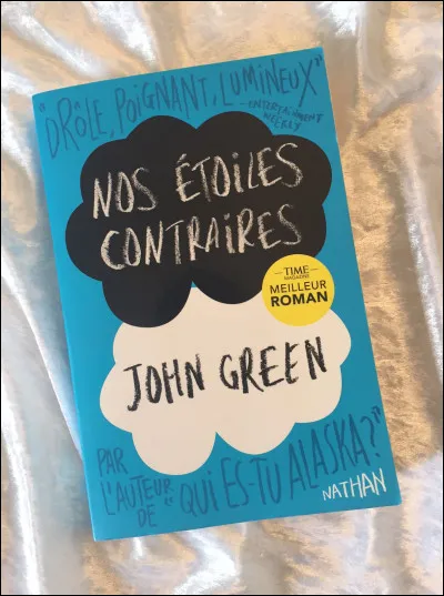 "Nos étoiles contraires" est un excellent roman de John Green. En quelle année a-t-il été élu Meilleur Roman ?