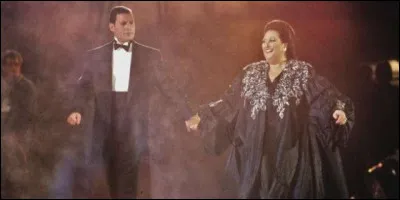 Quelle ville d'Espagne est chantée par Freddie Mercury et Montserrat Caballé en 1987 ?