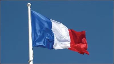 Sur le drapeau français, que symbolise le blanc ?