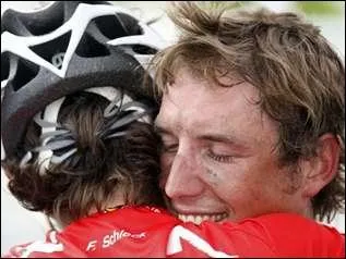 Attention question trs difficile ! Quelle est la passion d'andy schleck en dehors du vlo ?