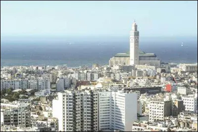 Casablanca est la plus grande ville du Maroc.