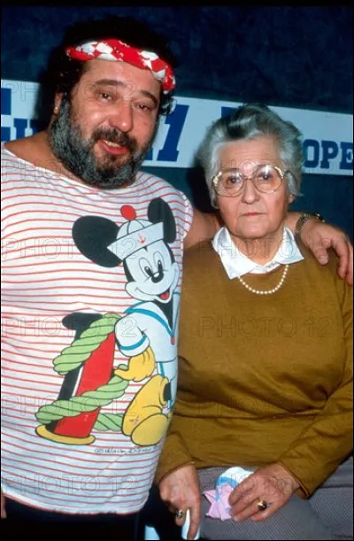 Qui était la mère de Carlos ?