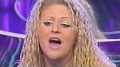 Dans quelle émission s'est fait connaître Cindy Sander avant de chanter ''Papillon de lumière'' ?