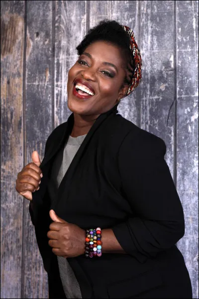 Dans quel pays est née l'humoriste Claudia Tagbo ?