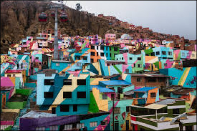 Quel pays d'Amérique du Sud a deux capitales : Sucre et La Paz ?