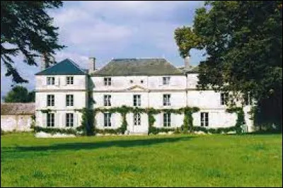 Nous sommes en Normandie au château de la Mare, à Fleuré. Village de l'aire d'attraction Argentanaise, il se situe dans le département ...