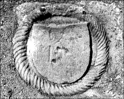 « Objets inanimés...* : par ma foi, quel est cet objet - dès lors, pétrifié - que l'on peut deviner presque sur nombre d'églises anciennes ?