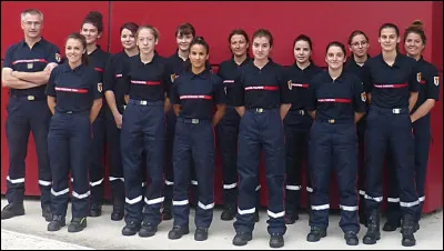 Depuis quelle année les femmes peuvent-elles intégrer les corps de sapeurs-pompiers ?