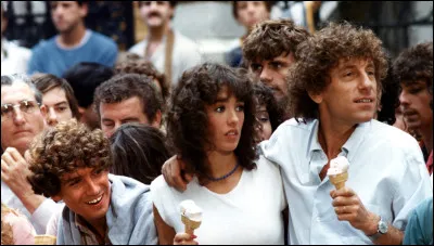 Dans quel film de Jean Becker peut-on voir le personnage du pompier Pin-Pon ?