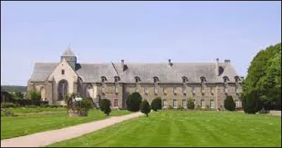 Je vous propose de partir en Bretagne, à Paimpont. Commune de l'aire d'attraction Rennaise, dont la forêt est identifiée à Brocéliande, elle se situe dans le département ...