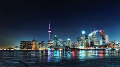 Dans quel pays se trouve la ville de Toronto ?