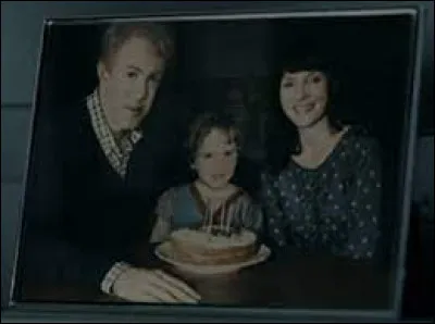 Maintenant approchons-nous un peu plus près de sa famille. Quelle était la profession de ses parents ?