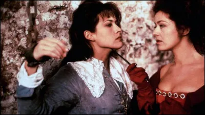 Dans le film ''La Fille de d'Artagnan'' quel acteur incarne le père de Sophie Marceau ?