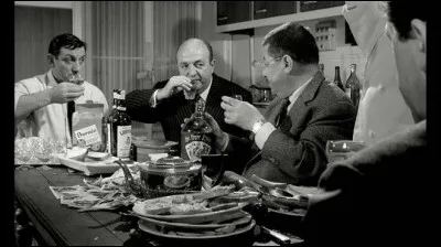 Quel acteur proclame cette célèbre réplique dans ''Les Tontons flingueurs'' : ''Touche pas au grisbi, salope'' ?