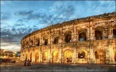 A quel âge Pline l'Ancien est-il mort, asphyxié ?