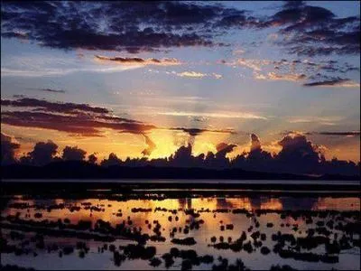 Quel Etat d'Amrique du Sud, en plus du Prou, borde le lac Titicaca, lac le plus haut du monde ?