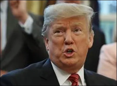 Trump a dit "Je ne veux pas utiliser le mot 'niquer', mais j'ai bien niqué Kadhafi" !