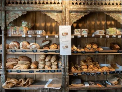 Qui chante ''La Fille du boulanger'' en 1958 ?