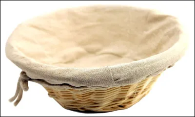 Comment appelle-t-on le panier en osier, recouvert d'une toile de lin dans lequel est mis à lever le pâton durant l'apprêt ?