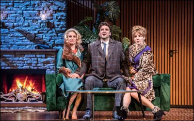 Qui a écrit la pièce ''La Puce à l'oreille'' en 1907 ?